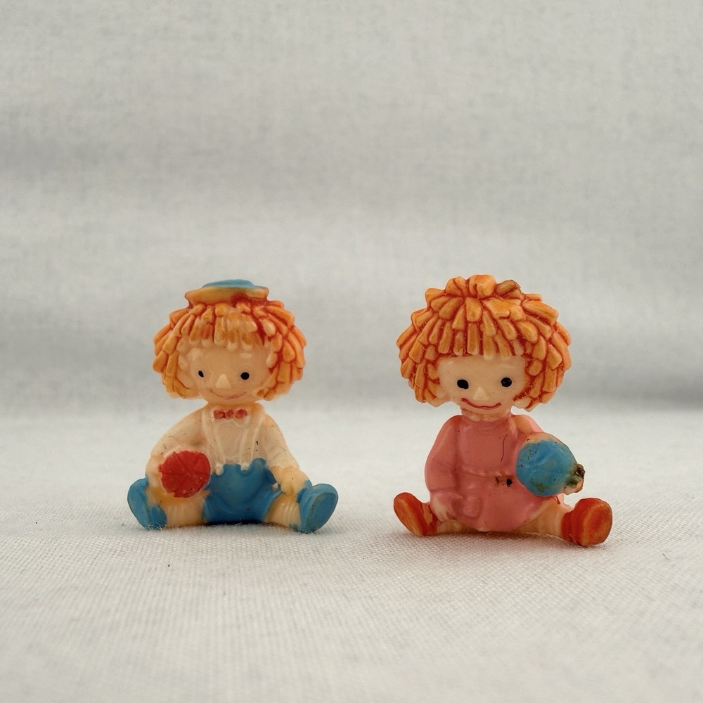 Vintage Miniatures Dollhouse Tiny Raggedy Ann & Andy Plastic Dolls Set Decor